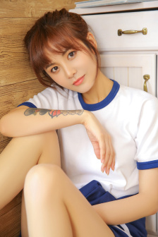 第一章尿了裤子的校花